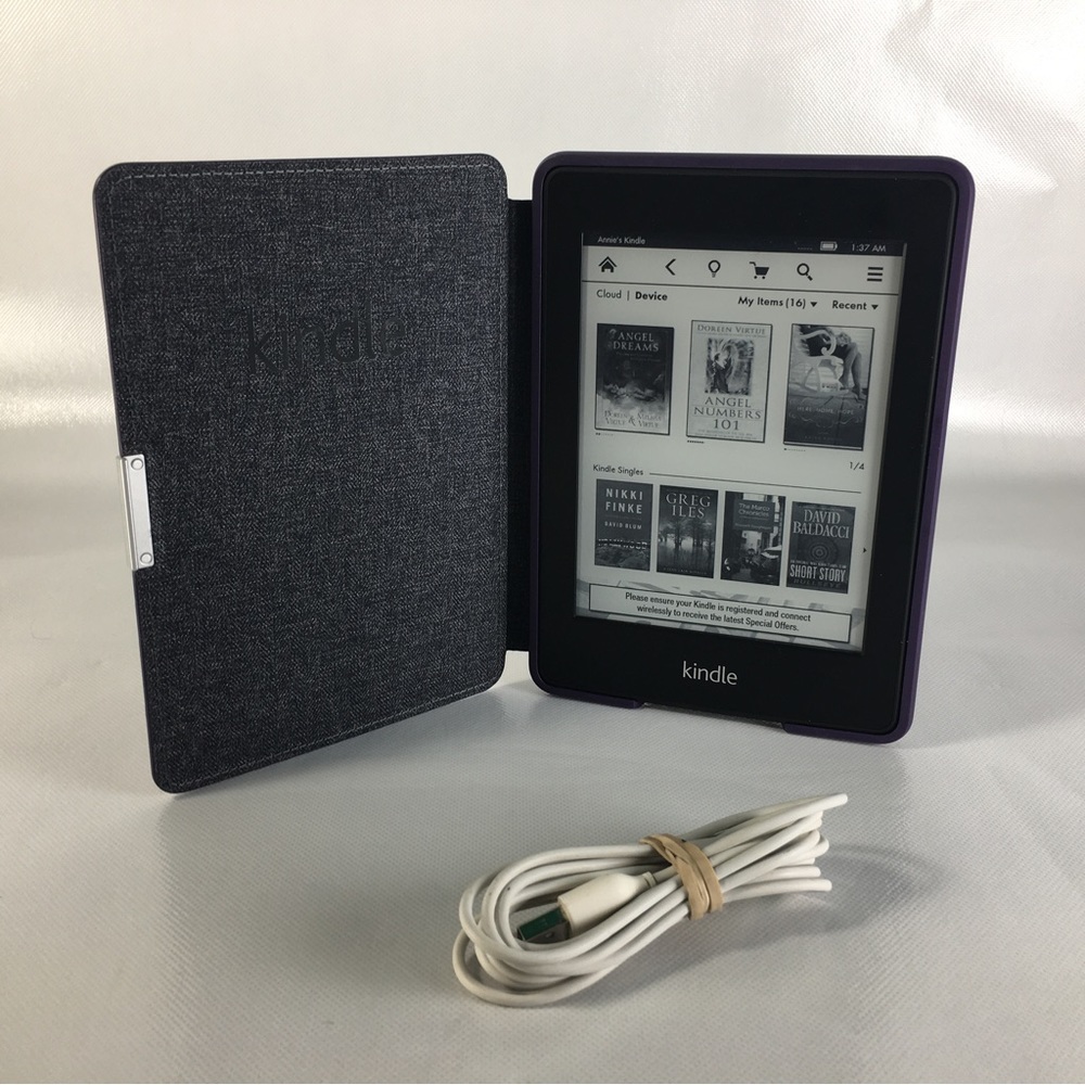 Amazon Kindle EY21 Paperwhite Tablet E-book Reader w/ Case Bundle